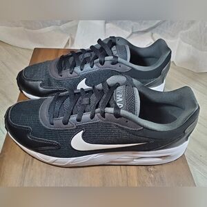 Nike Men's Air Max Solo Black  Anthricite & White Sneakers SIZE 11